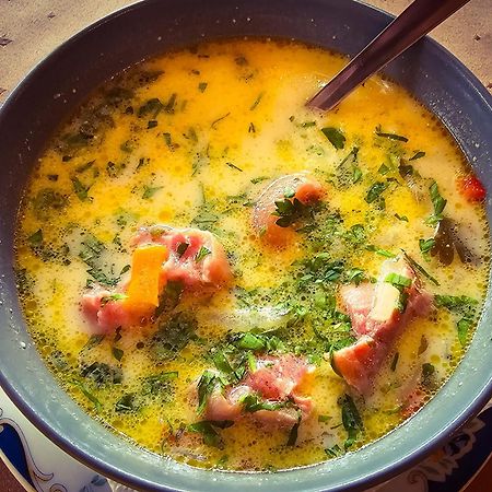 Pensiunea La Taverna Trăisteni Екстериор снимка
