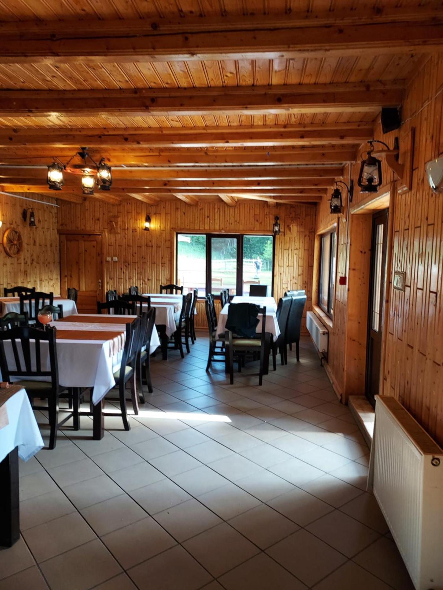 Pensiunea La Taverna Trăisteni Екстериор снимка