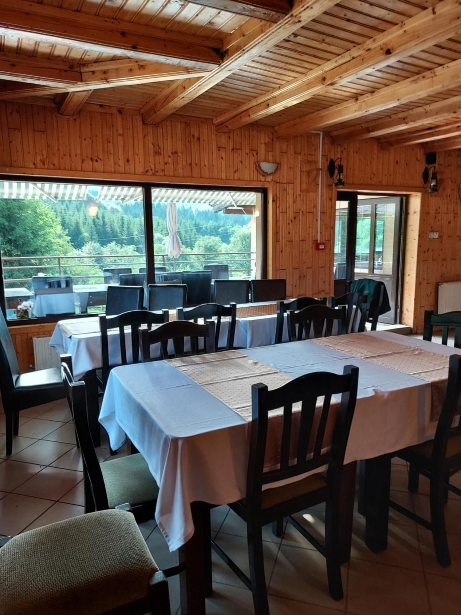 Pensiunea La Taverna Trăisteni Екстериор снимка