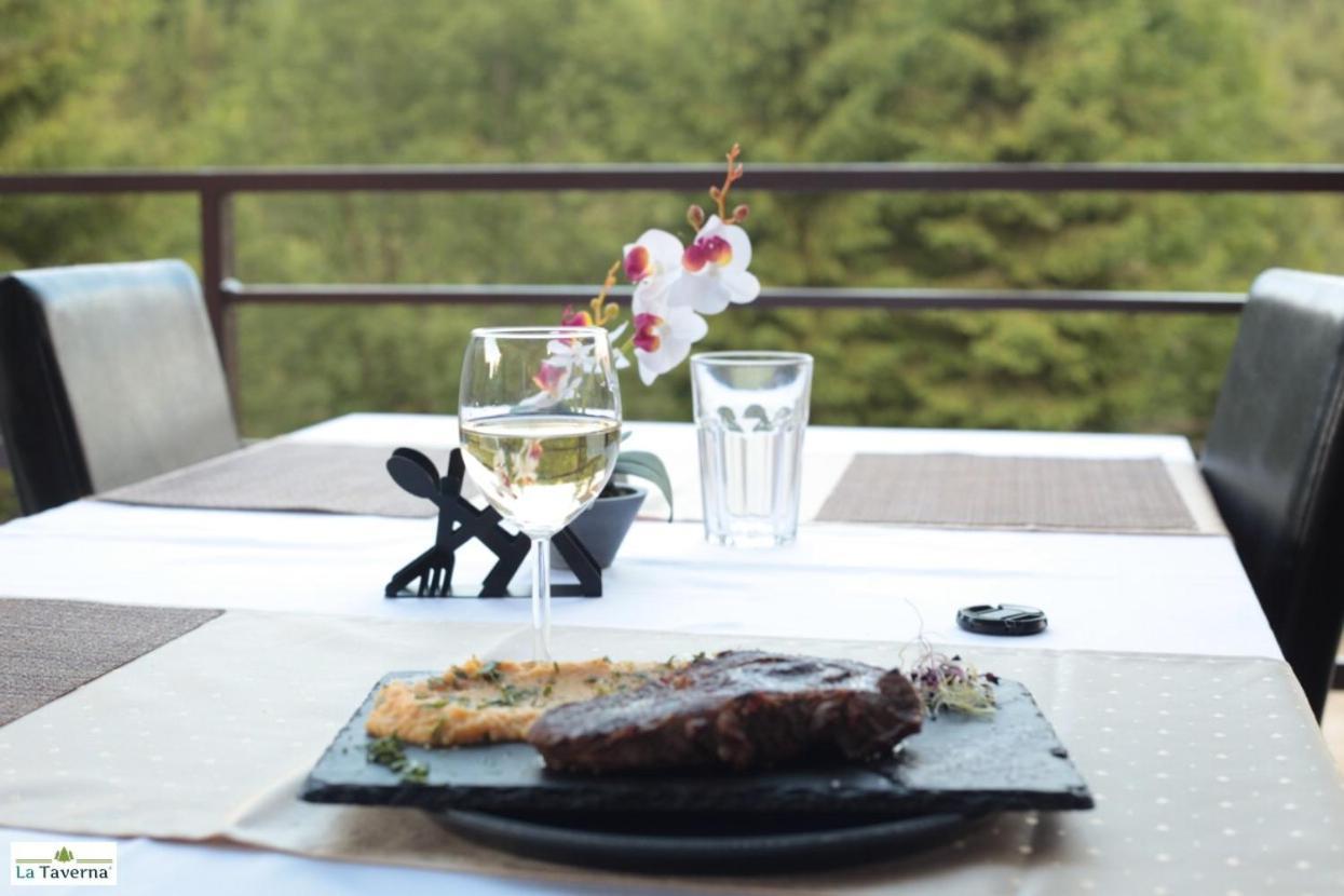 Pensiunea La Taverna Trăisteni Екстериор снимка