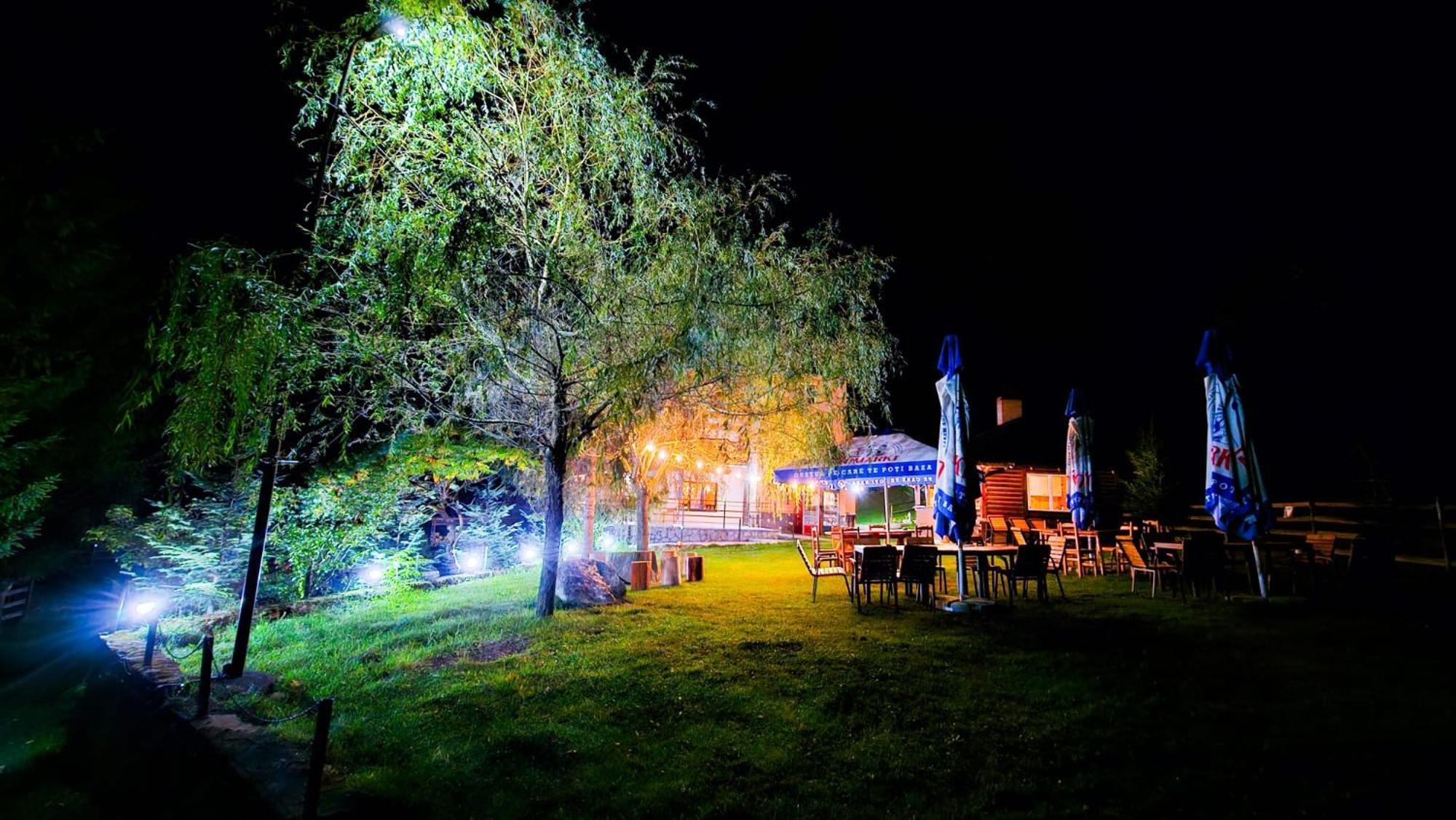Pensiunea La Taverna Trăisteni Екстериор снимка