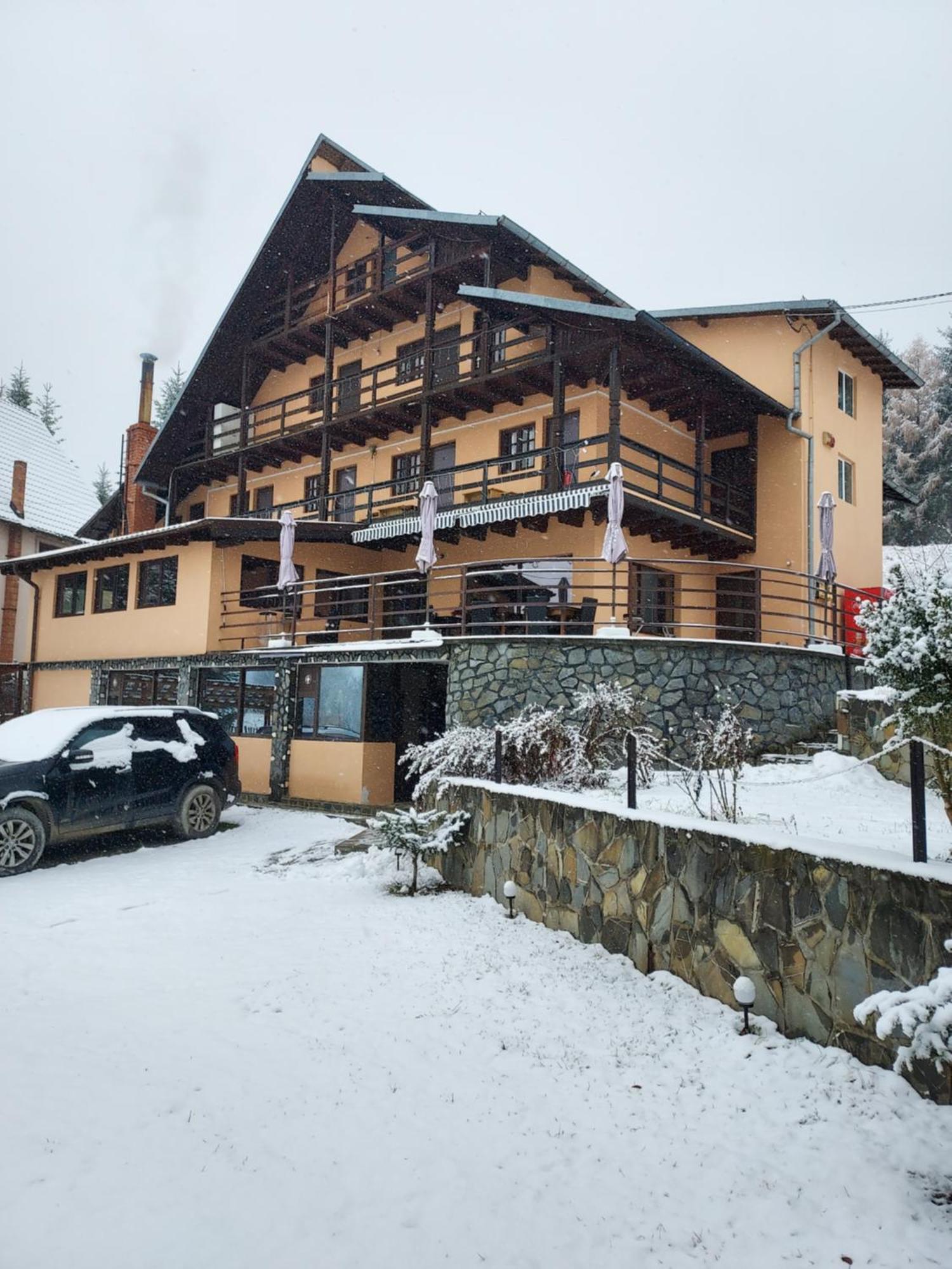 Pensiunea La Taverna Trăisteni Екстериор снимка